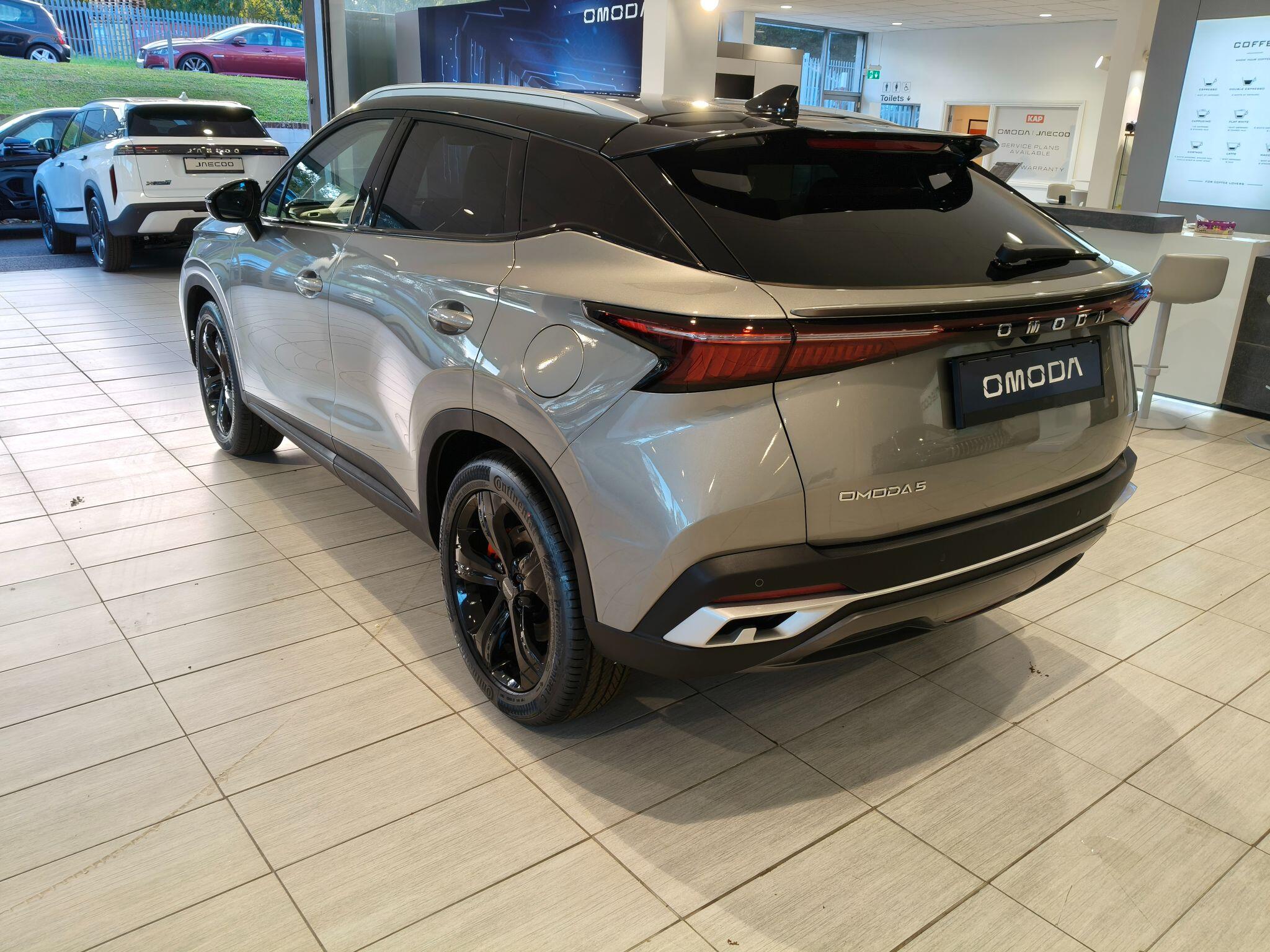 Large vehicle image